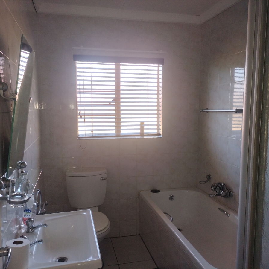 To Let 3 Bedroom Property for Rent in Cashan North West
